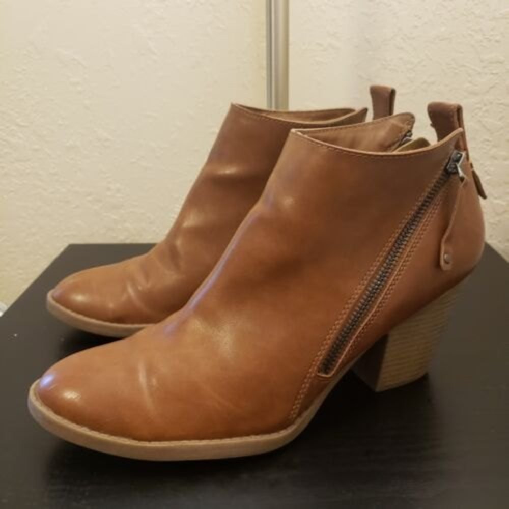DV for Target Women's Brown Double Zipper Heeled Bootie Sz 9.5
